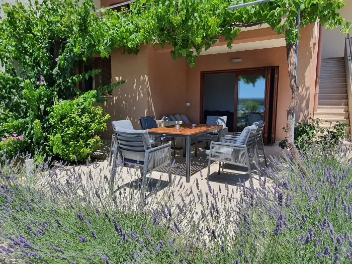 2 bedroom de luxe apartment no. 3 06