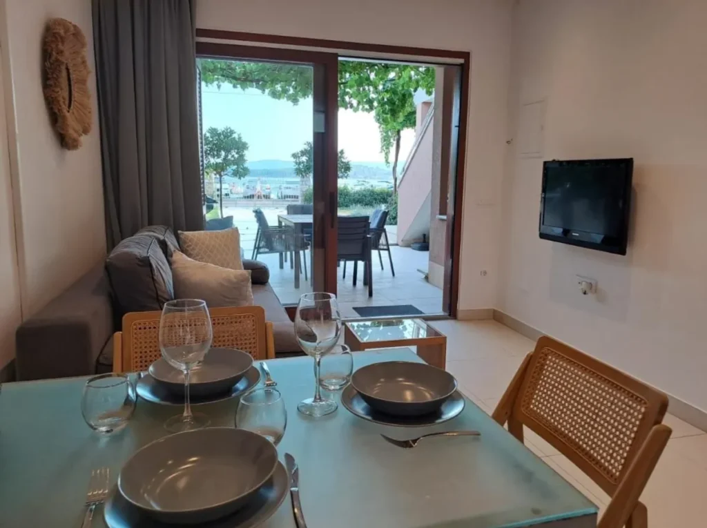 studio de luxe apartment no. 4 02